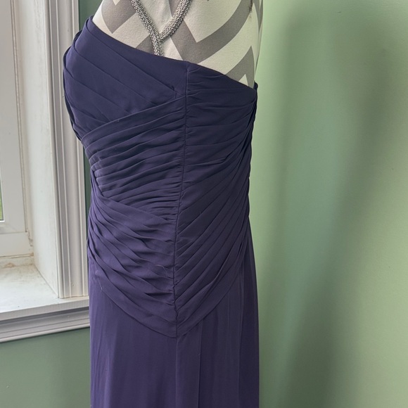 David's Bridal One-Shoulder Gown in Purple size 6 - Picture 7 of 11